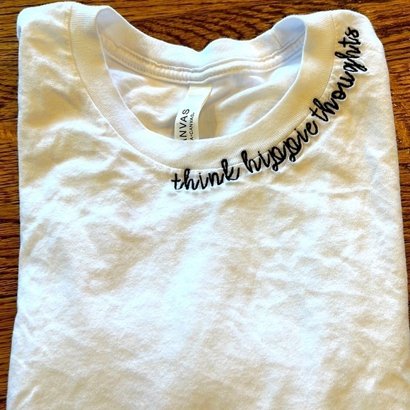 WHITE CLASSIC COTTON TEE - ‘THINK HIPPIE THOUGHTS’ EMBROIDERED- SIZE M - Picture 1 of 7